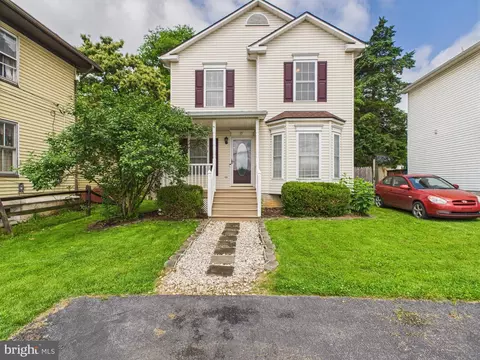 106 1st St, Inwood, WV 25428