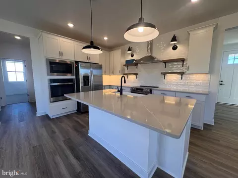399 Legume Dr, Martinsburg, WV 25403