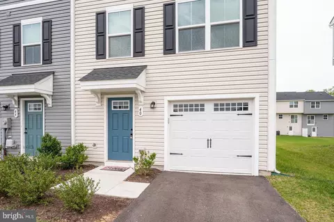 40 Shubunkin Rd, Inwood, WV 25428