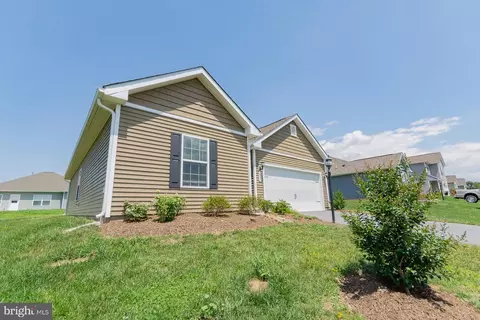 72 Cassatt Ln, Martinsburg, WV 25401