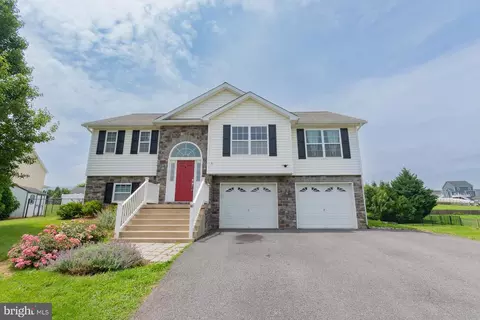 81 Gulkana Glacier Ln, Martinsburg, WV 25403