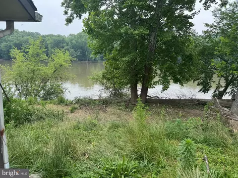 164 Magruder Ave, Falling Waters, WV 25419