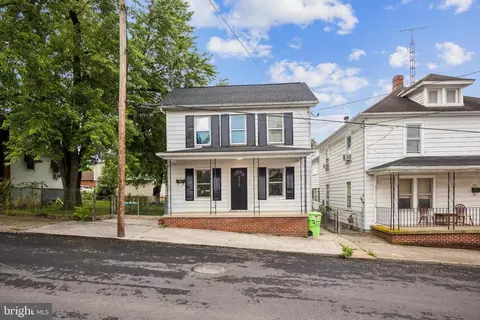 312 Liberty St E, Martinsburg, WV 25401