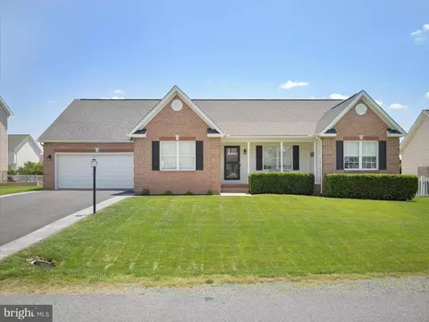 101 Carrera Ct, Inwood, WV 25428