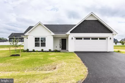 660 Barrel Race Rd, Martinsburg, WV 25404