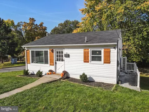 708 3rd St, Martinsburg, WV 25404