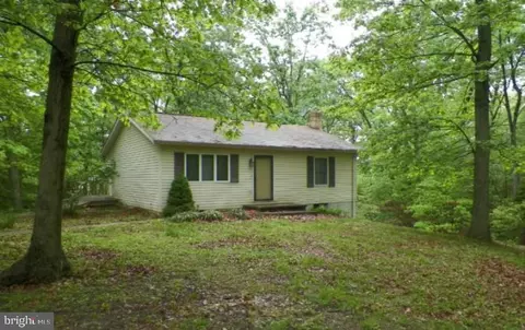 136 Getaway Rd, Hedgesville, WV 25427