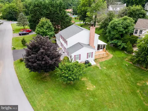 805 Mulberry Dr, Martinsburg, WV 25401