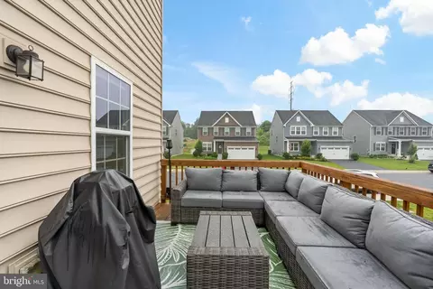 140 Quebec Ct, Falling Waters, WV 25419 photo 9