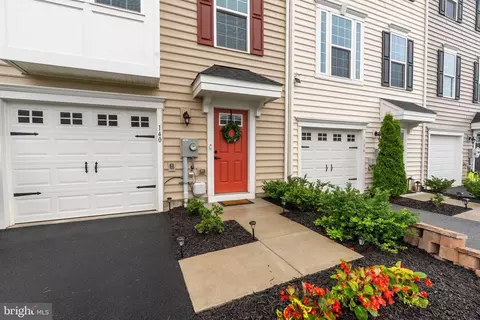 140 Quebec Ct, Falling Waters, WV 25419 photo 3