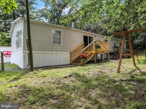 2190 Needmore Rd, Martinsburg, WV 25403