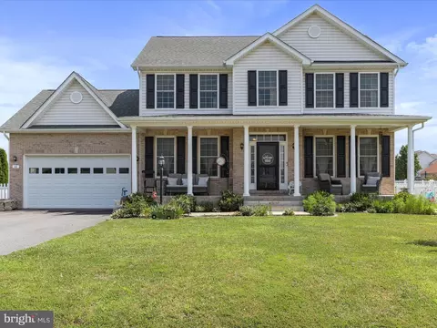 48 Azera Dr, Inwood, WV 25428
