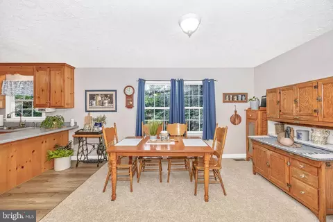 501 Macintosh Dr, Falling Waters, WV 25419 photo 8