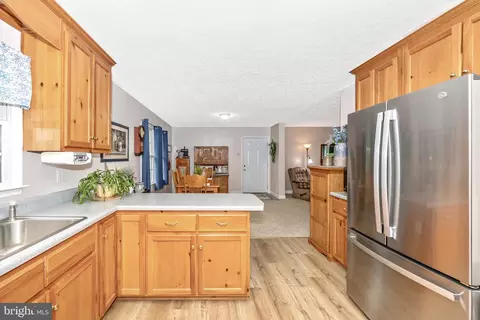 501 Macintosh Dr, Falling Waters, WV 25419 photo 15
