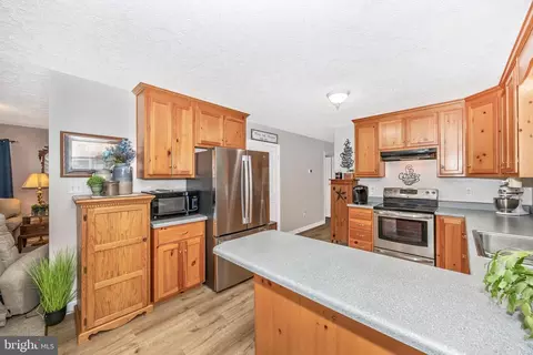 501 Macintosh Dr, Falling Waters, WV 25419 photo 12