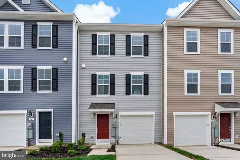 267 Clifton Mnr, Falling Waters, WV 25419