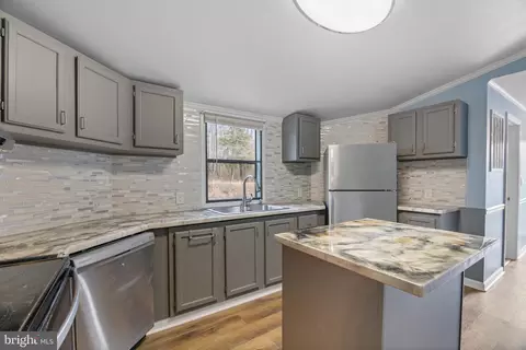 92 Pauls Pl, Falling Waters, WV 25419 photo 10
