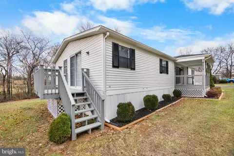 92 Pauls Pl, Falling Waters, WV 25419 photo 5