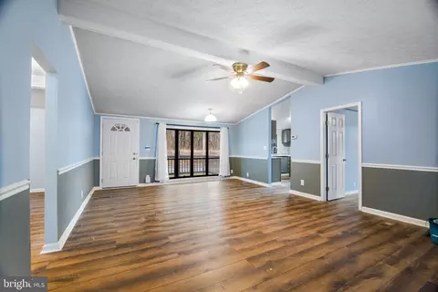 92 Pauls Pl, Falling Waters, WV 25419 photo 9