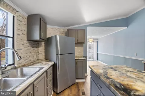 92 Pauls Pl, Falling Waters, WV 25419 photo 12