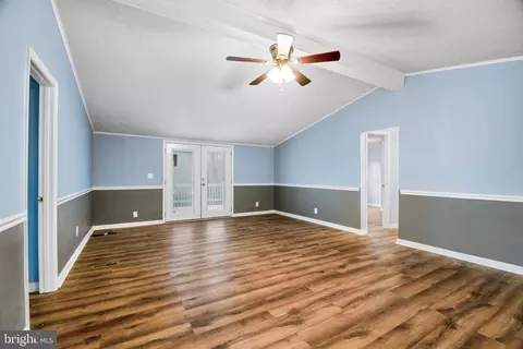92 Pauls Pl, Falling Waters, WV 25419 photo 8