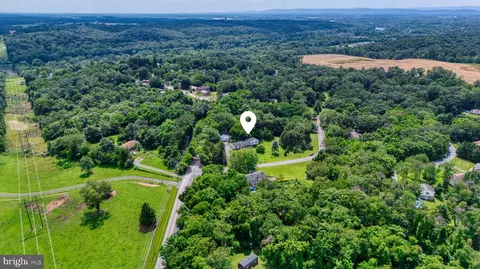 35 Hearthside Dr, Falling Waters, WV 25419 photo 6