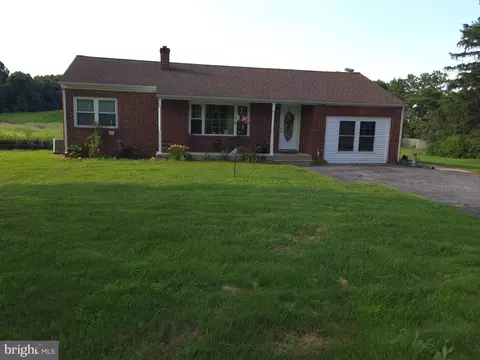 13435 Apple Harvest Dr, Martinsburg, WV 25403