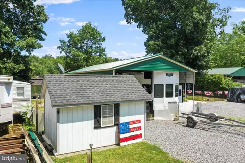 27 Us 1, Falling Waters, WV 25419 photo 2