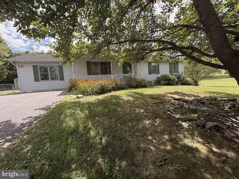 86 Spur Rd, Martinsburg, WV 25404
