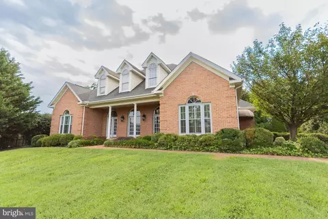 2487 Delmar Orchard Rd, Martinsburg, WV 25403