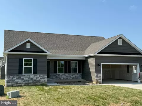 17 Santiago Cir, Martinsburg, WV 25403