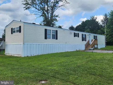 49 Zig Zag Ln, Inwood, WV 25428