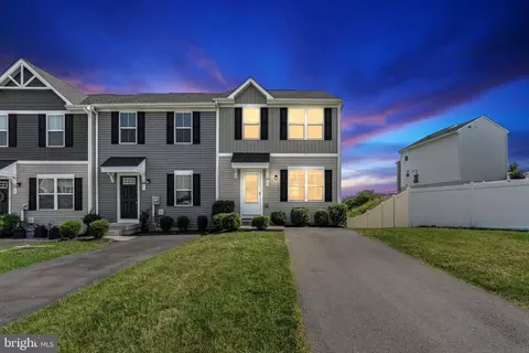 61 Sebago Pl, Martinsburg, WV 25403