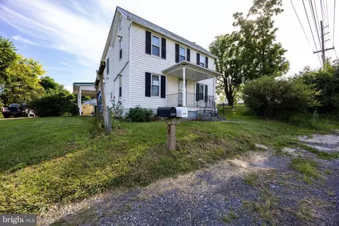 3724 Hammonds Mill Rd, Hedgesville, WV 25427