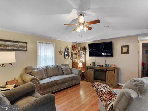 167 Zieglers Path, Falling Waters, WV 25419 photo 13
