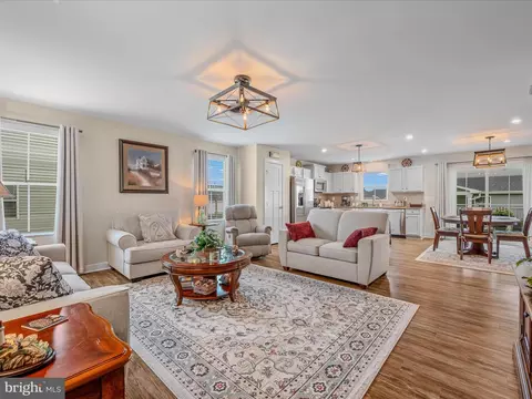 229 Porch Light Ln, Hedgesville, WV 25427