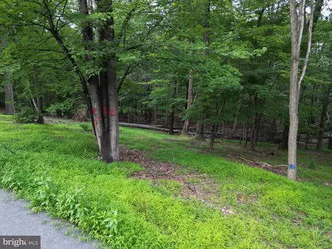 494 Cayuga Trl, Hedgesville, WV 25427