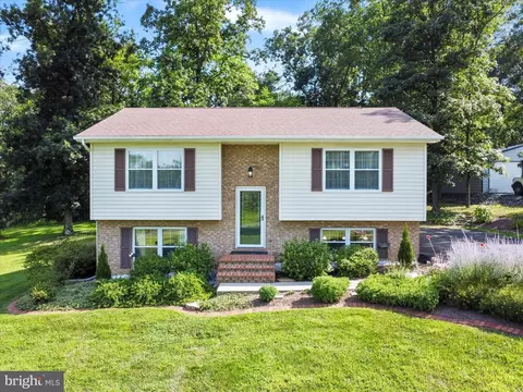 291 Needmore Rd, Martinsburg, WV 25403