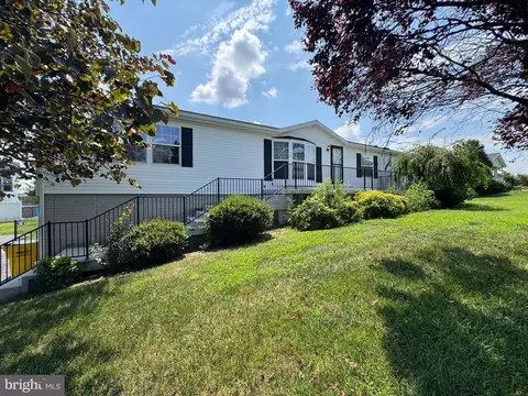43 Tather Dr, Martinsburg, WV 25405
