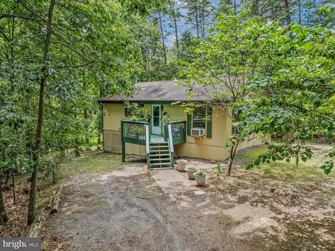 32 Rainbow Ln, Hedgesville, WV 25427