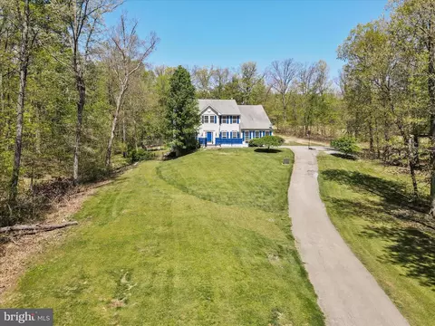 175 Wagontrain Trl, Hedgesville, WV 25427
