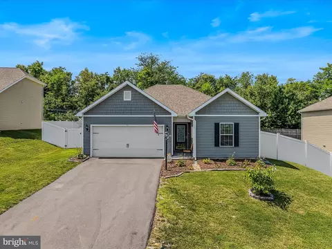 51 Wyeth Ave, Martinsburg, WV 25401