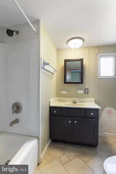 19 Regency Dr, Falling Waters, WV 25419 photo 17