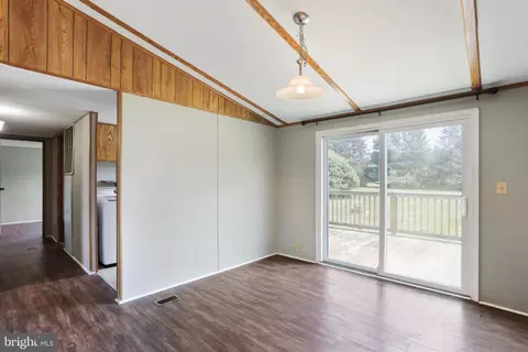 19 Regency Dr, Falling Waters, WV 25419 photo 6