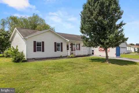 335 Fenimore Dr, Inwood, WV 25428