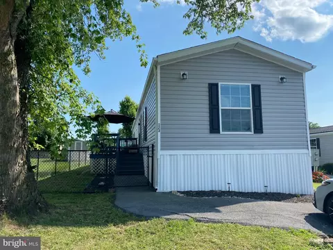 123 Opal Ct, Martinsburg, WV 25404