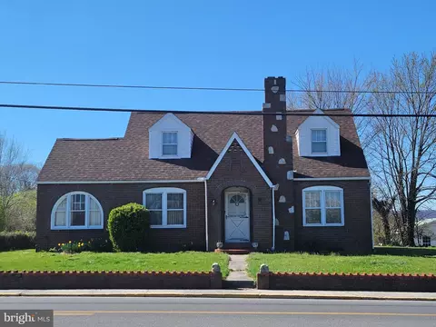 1002 N Queen St, Martinsburg, WV 25404
