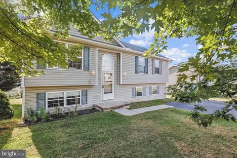 318 Corvette Dr, Martinsburg, WV 25405