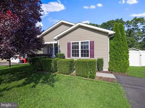 590 Wendover, Bunker Hill, WV 25413