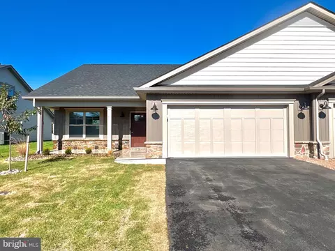 99 Grainfield Ct, Martinsburg, WV 25404